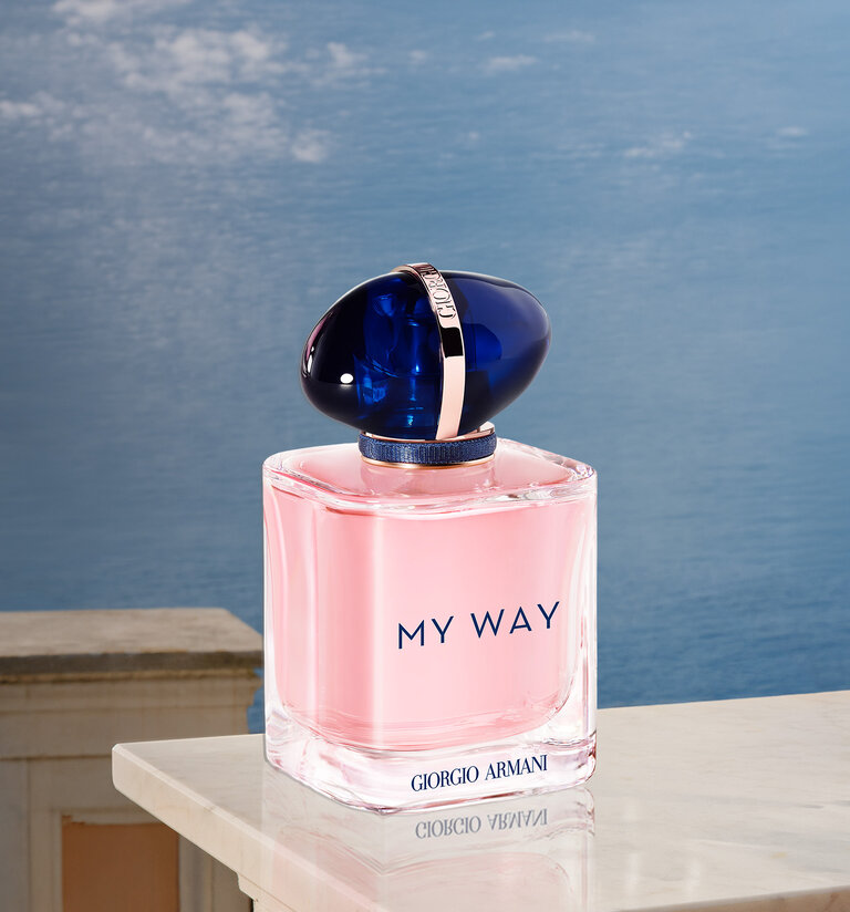 خصم 30% على العطور النسائية