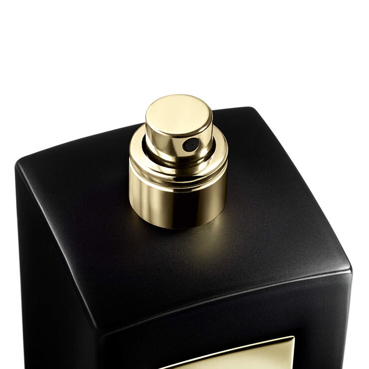 Armani prive bois store