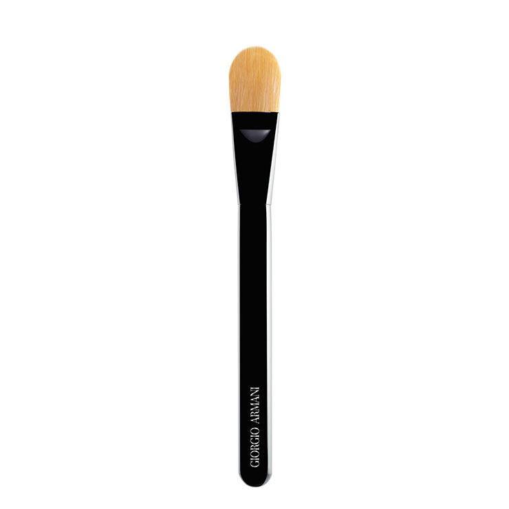 Giorgio armani on sale kabuki brush